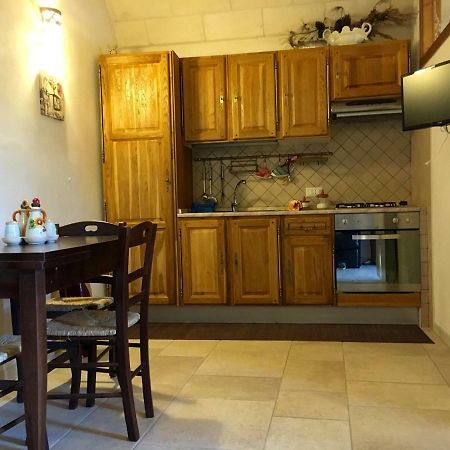Il Trullo Di Giulietta Bed & Breakfast Impalata Luaran gambar